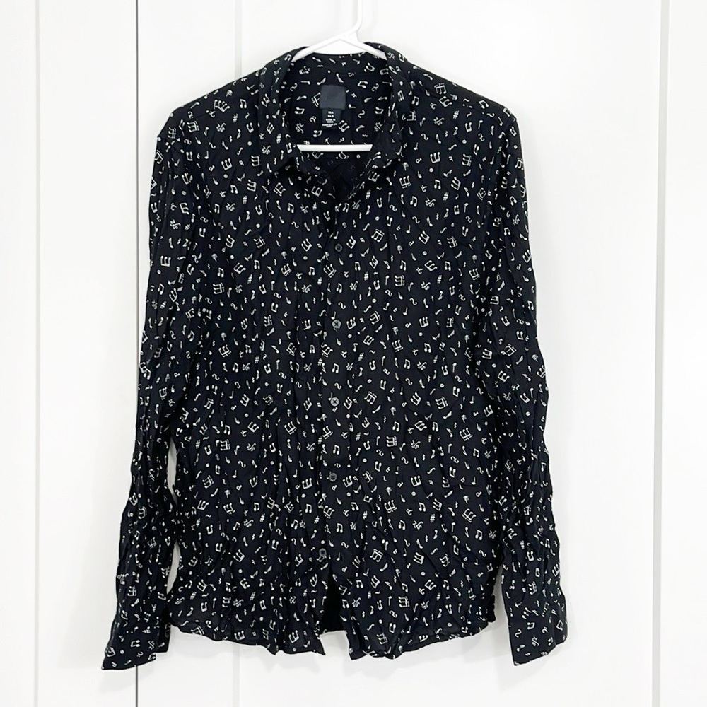 H&M Large Black, White Music Notes Long Sleeve Collared Button Down Shirt